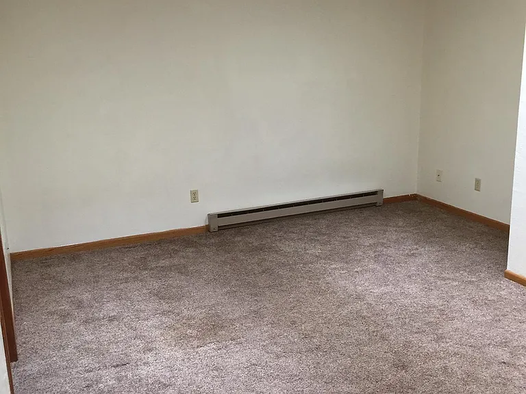 403 N Riverfront Dr #B — Photo 7
