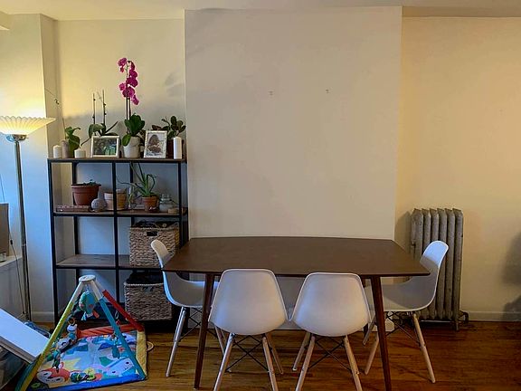 3rd image of 310 W 95th St APT 3D