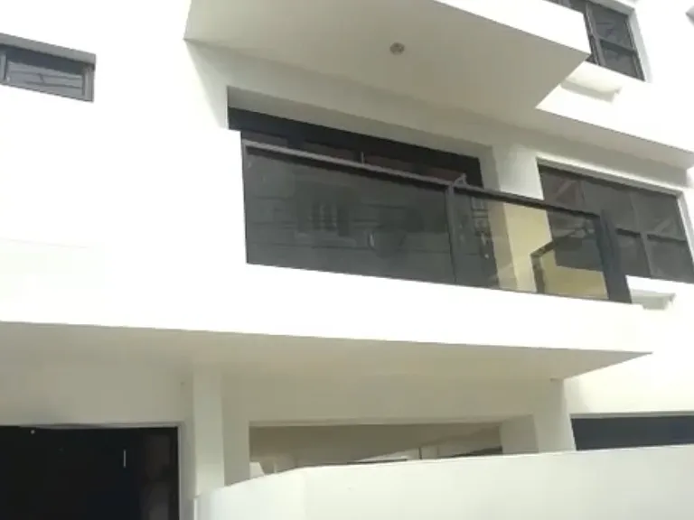 174 Calle Villamil Esq Ribot #4B — Photo 1