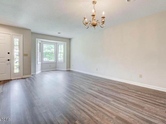 5th image of 8806 Aragon Ln