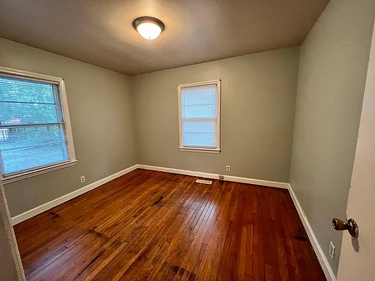 115 Dewey St — Photo 14