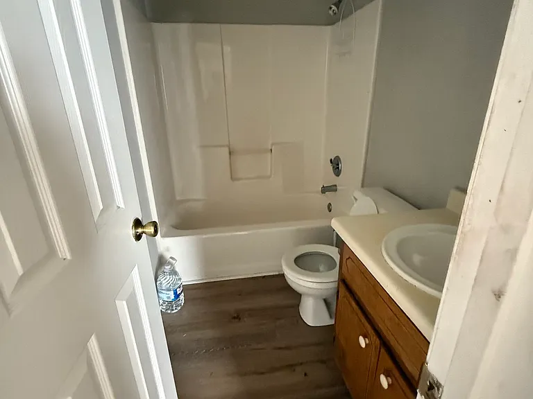 1820 N Ridge Dr NE #A — Photo 14