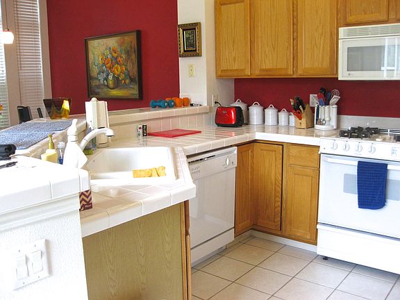 3rd image of 6395 NE Rosebay Dr