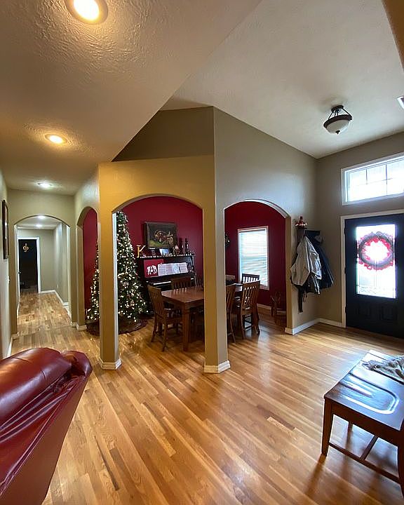 1st image of 108 Long Dr