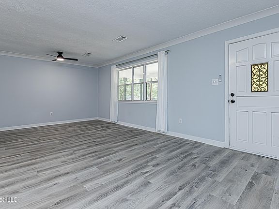 5th image of 3079 Bienville Dr