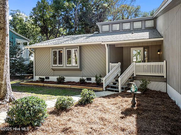 2nd image of 131 Oakleaf Drive