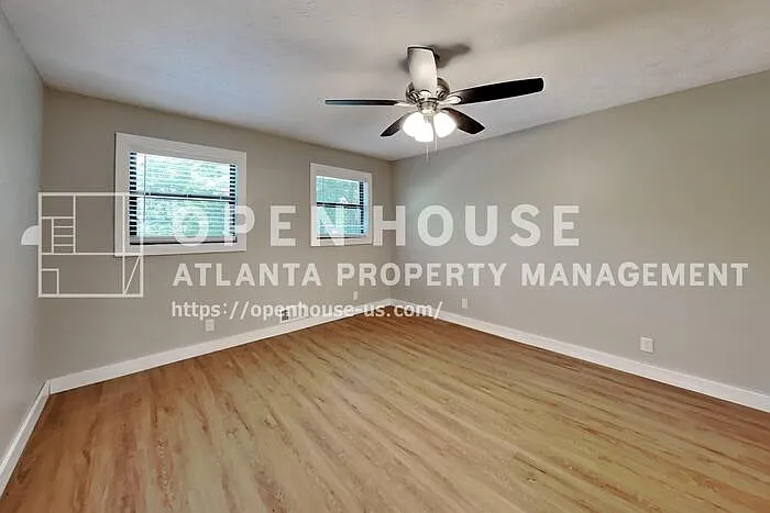 3753 Memorial Pkwy NW — Photo 9
