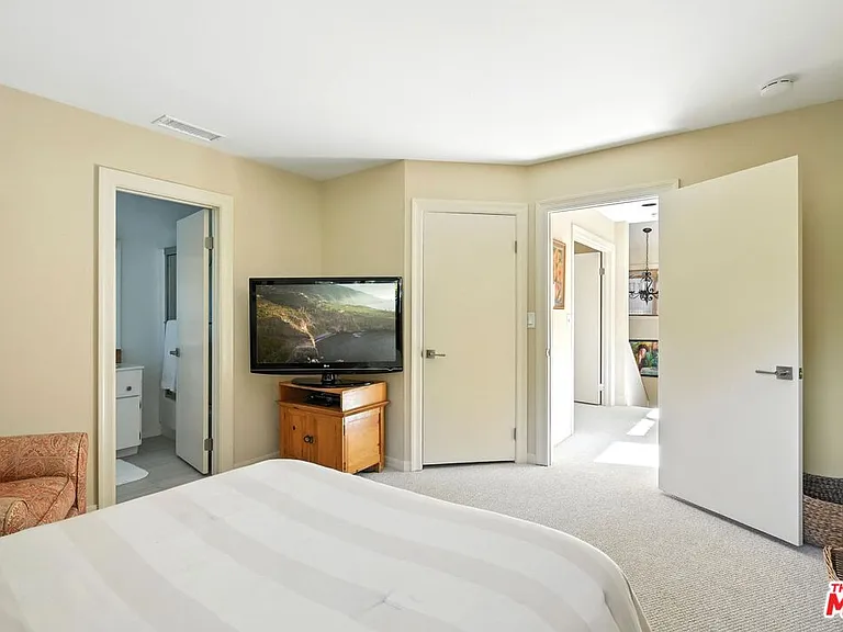 730 Basin Dr — Photo 49