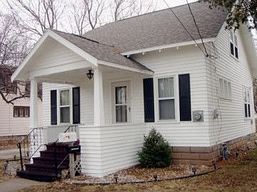 2nd image of 823 W Summer St