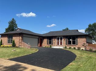 11171 Patrina Ct, Saint Louis, MO 63126