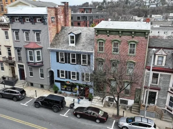 21 N 2nd St, Pennsylvania, NJ 18042