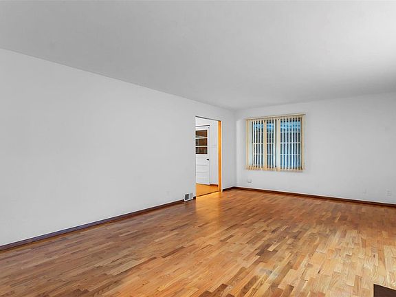 4th image of 1211 W Cape Rock Dr