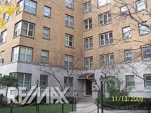1st image of 2610 W Balmoral Ave APT 205