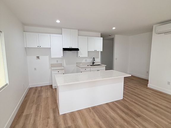 3rd image of 3202 Wolfe St