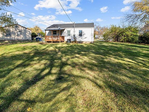 5th image of 11234 Saint Matthias Ln