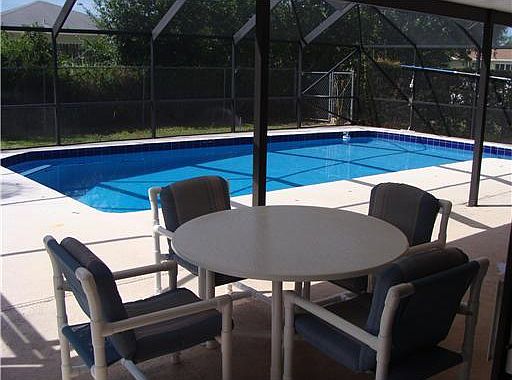 2nd image of 728 SE Calmoso Drive