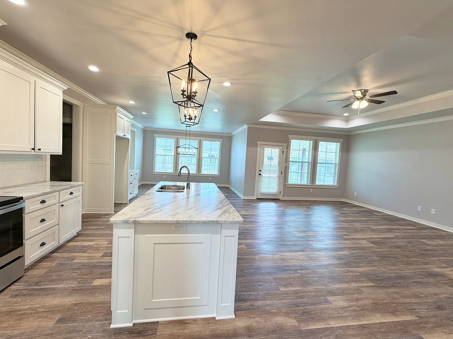 3 bed, 2085 sqft, $2,600 — Photo 3