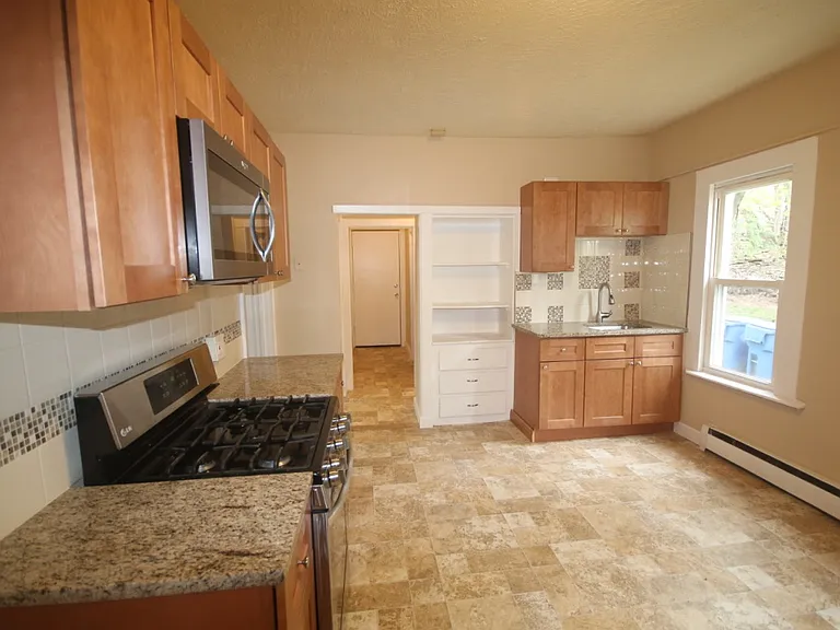 33 Harvard St #1 — Photo 6