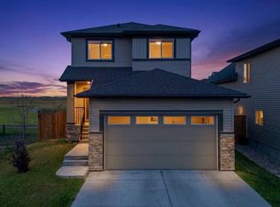 816 S Lakewood Cir, Strathmore, AB T1P0G7