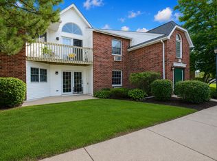 501 Leah Ln APT 1A, Woodstock, IL 60098