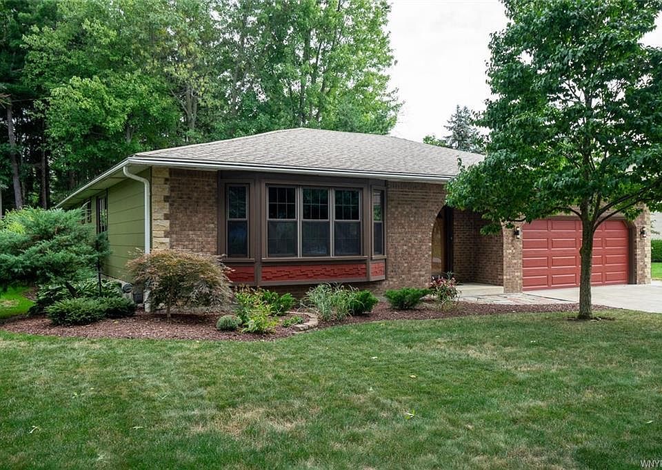 1st image of 115 Misty Ln