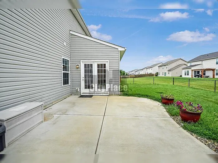 4 bed, 2.5 bath, 2504 sqft, $2,280 — Photo 4