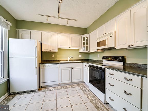 4th image of 5759 Independence Cir #5759