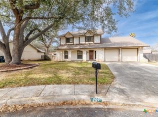 209 Coventry Ln, Seguin, TX 78155