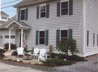 14259 Calvert St, Solomons, MD 20688