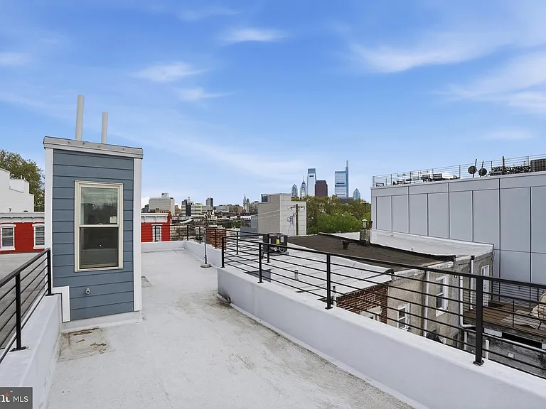 1807 Wylie St — Photo 33