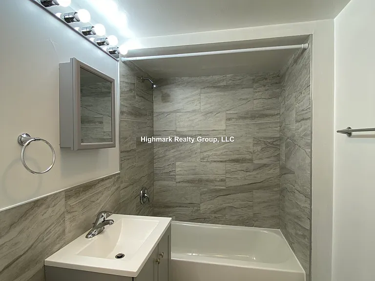 1653 Oakwood Ave #2FS — Photo 11
