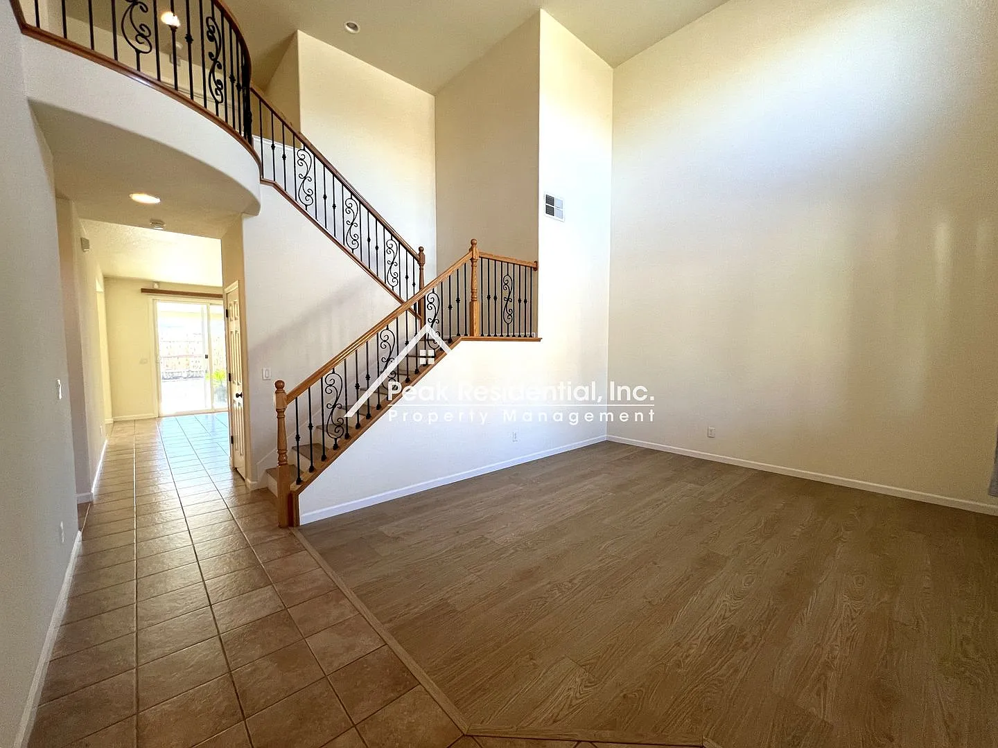 Spacious 4bd/3ba Elk Grove Home! — Photo 3