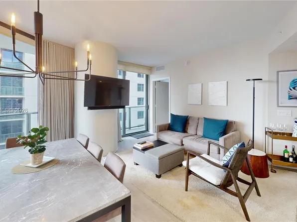 55 SW 9th St APT 1808, Miami, FL 33129