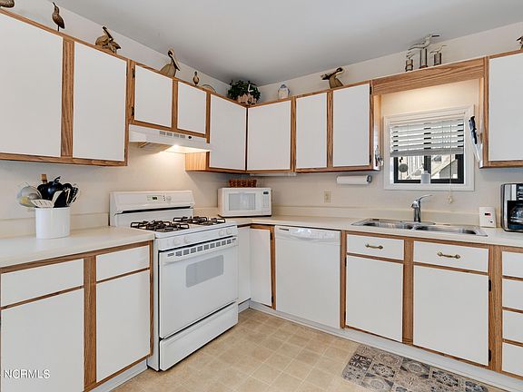 5th image of 117 NE 29th Street