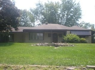 9 Gordons Ln, West Mifflin, PA 15122