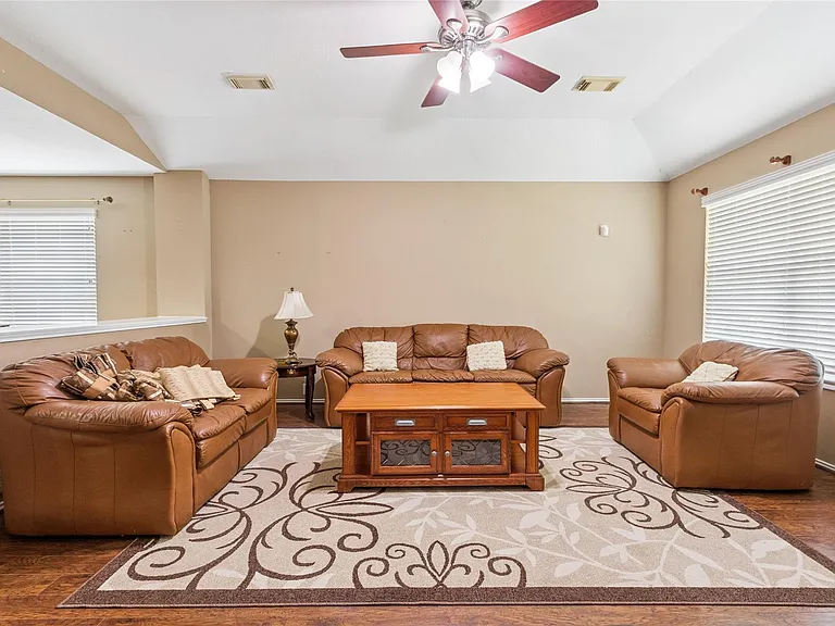 10306 Logan Bridge Ln — Photo 8