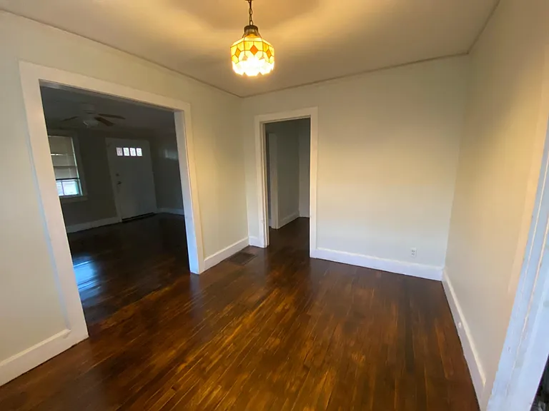 214 Boulevard — Photo 10