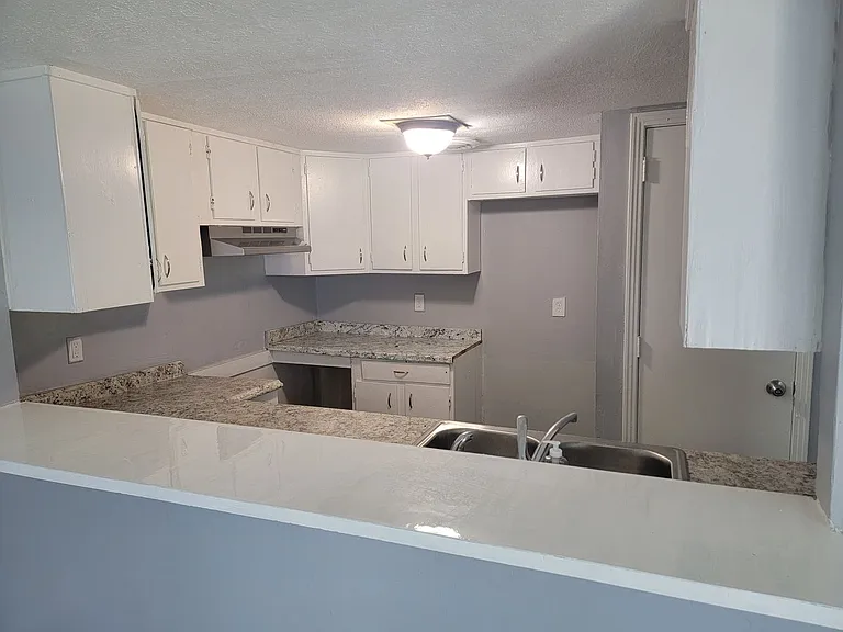 225 W McDowell Rd — Photo 55