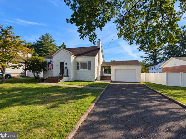 710 N Lafayette Ave, Morrisville, PA 19067