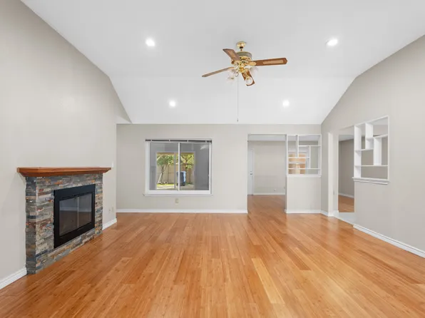 7114 Lo Chalmers Ln, Garland, TX 75043