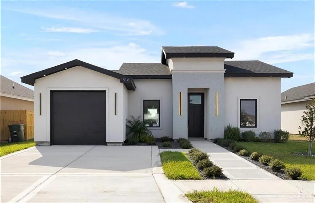 3 bed, 2.0 bath, 1348 sqft, $1,900 — Photo 1