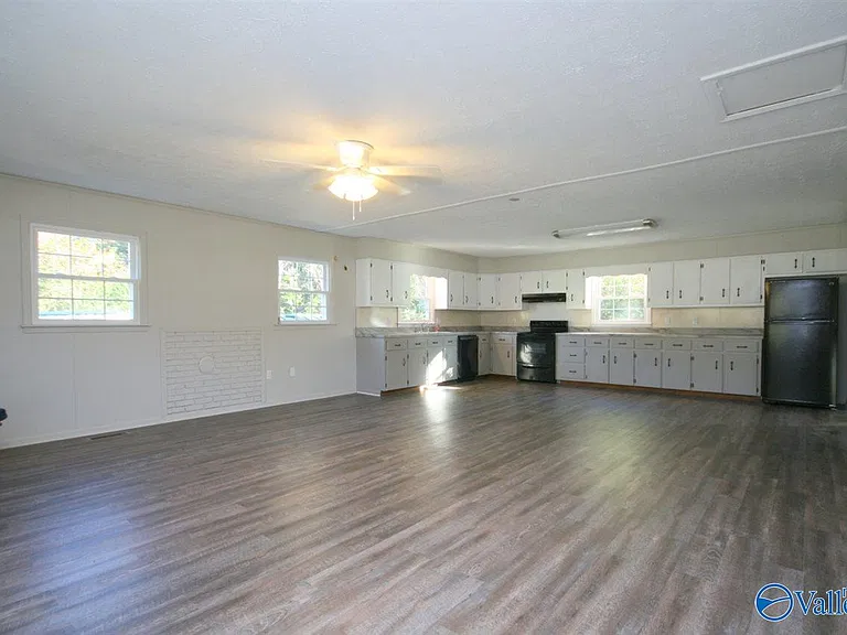 8848 Sims Rd — Photo 2