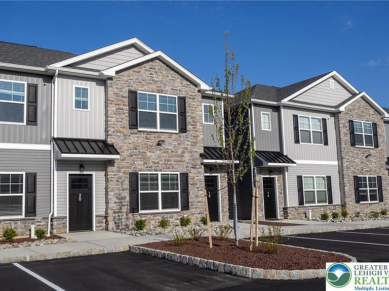 1411 Greenview Dr #24 — Photo 1