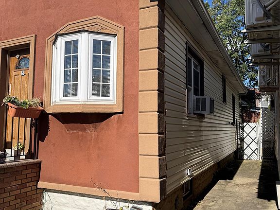 4th image of 5 Matthews Place