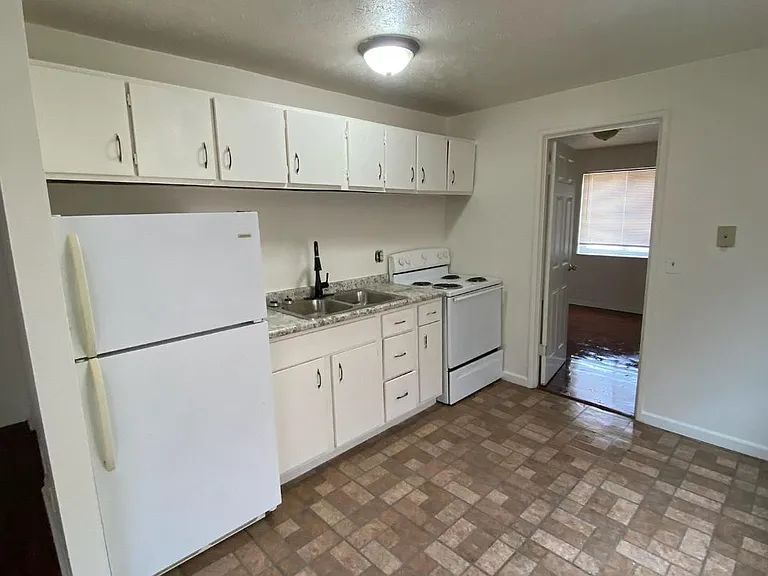 2901 Harrison Ave — Photo 4