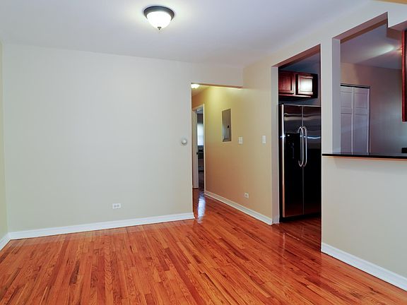 2nd image of 7407 N Winchester Ave APT 202