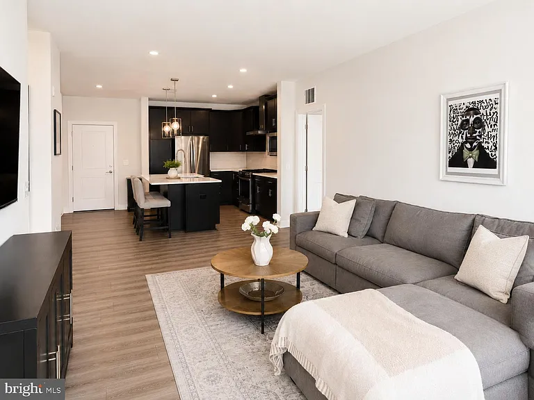 3927 Fair Ridge Dr #303 — Photo 9