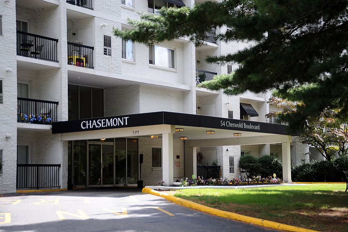 Chasemont Apartments - Exterior 4