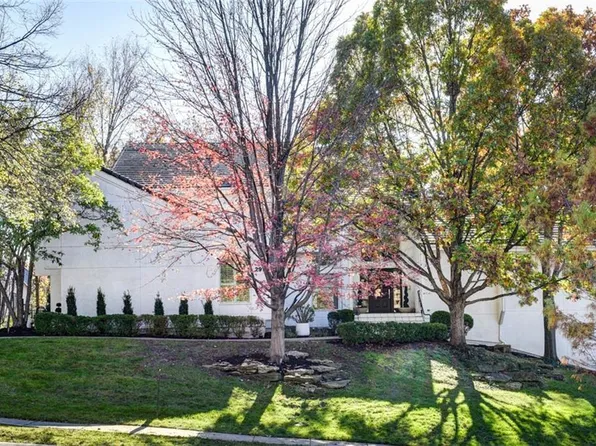 2913 W 112th St, Leawood, KS 66211