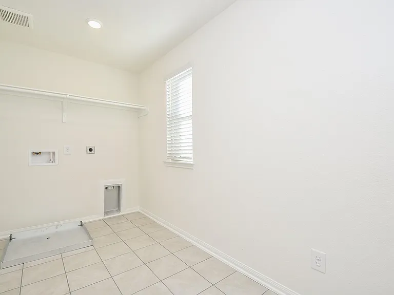 8138 Leisure Point Dr — Photo 47